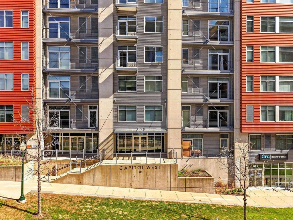 Photo of 309 W Washington AVENUE #700, Madison, WI 53703 (MLS # 2020093)