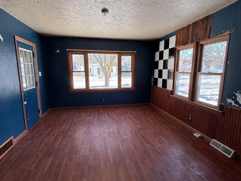 Photo of 835 Neville AVENUE, Green Bay, WI 54303 (MLS # 50319379)