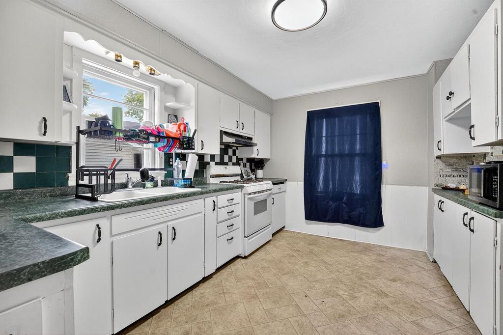 Photo of 442 N Park AVENUE, Fond Du Lac, WI 54935 (MLS # 50317747)