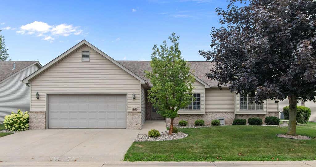 Photo of 44 Penbrook CIRCLE, Appleton, WI 54913 (MLS # 50330729)
