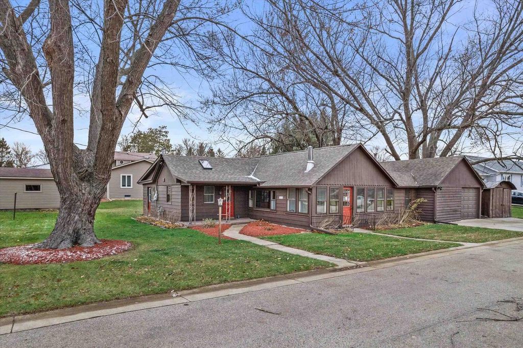 Photo of 411 E Church STREET, Belleville, WI 53508 (MLS # 2013023)