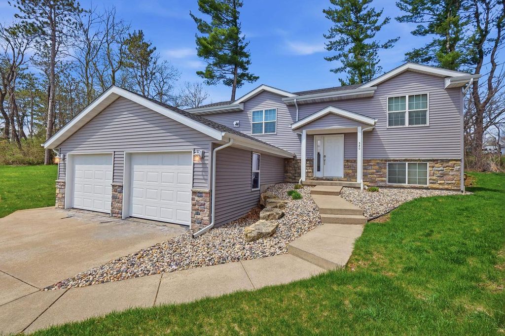 Photo of 330 Waite LANE, Platteville, WI 53818 (MLS # 2018383)