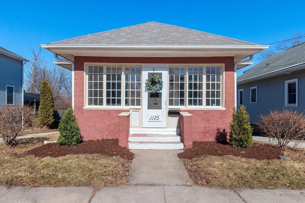 Photo of 1125 Crooks STREET, Green Bay, WI 54301 (MLS # 50322267)