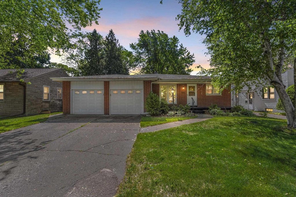 Photo of 121 Hudson STREET, Green Bay, WI 54303 (MLS # 50327639)