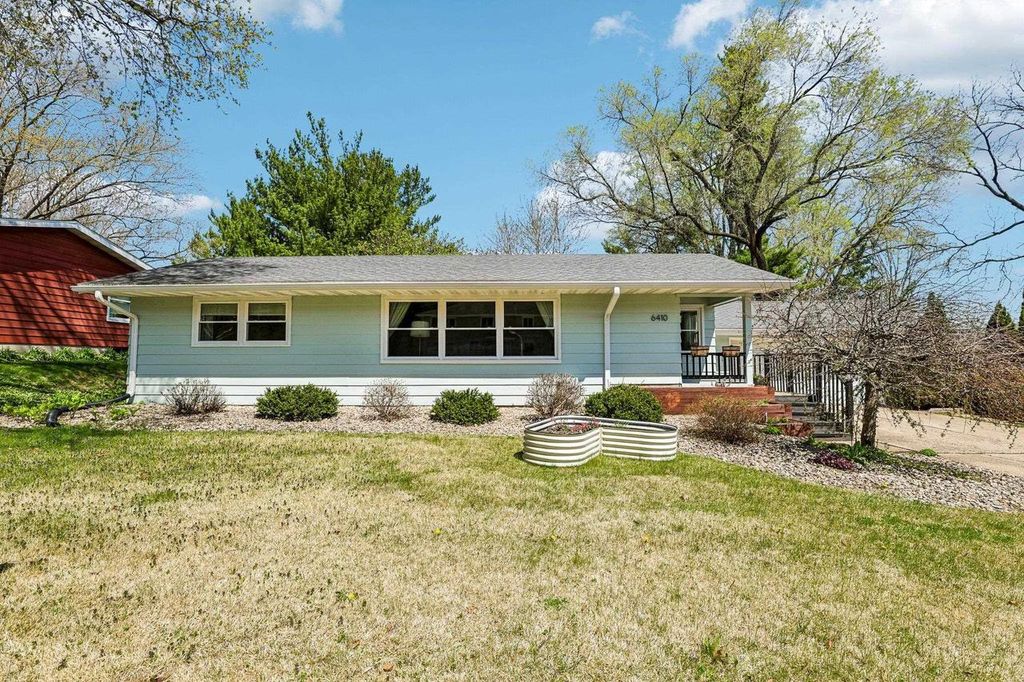 Photo of 6410 Lakeview BOULEVARD, Middleton, WI 53562 (MLS # 2020828)