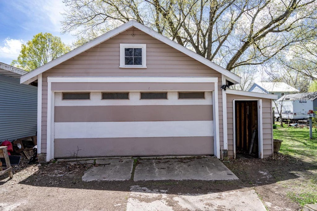 Photo of 314 W State STREET, Mauston, WI 53948 (MLS # 2033380)