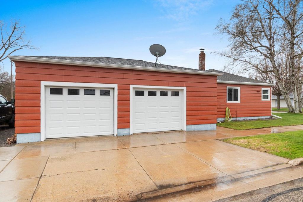 Photo of 118 Jones AVENUE, Oconto, WI 54153 (MLS # 50324785)