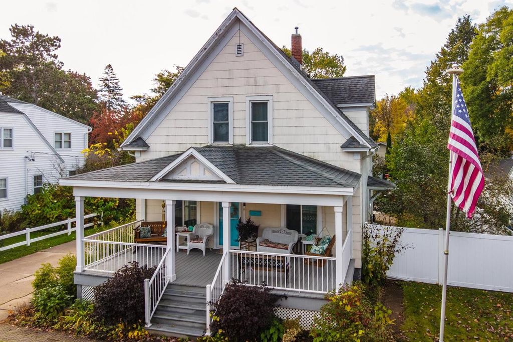 Photo of 331 Broadway AVENUE, Wausau, WI 54403 (MLS # 22505014)