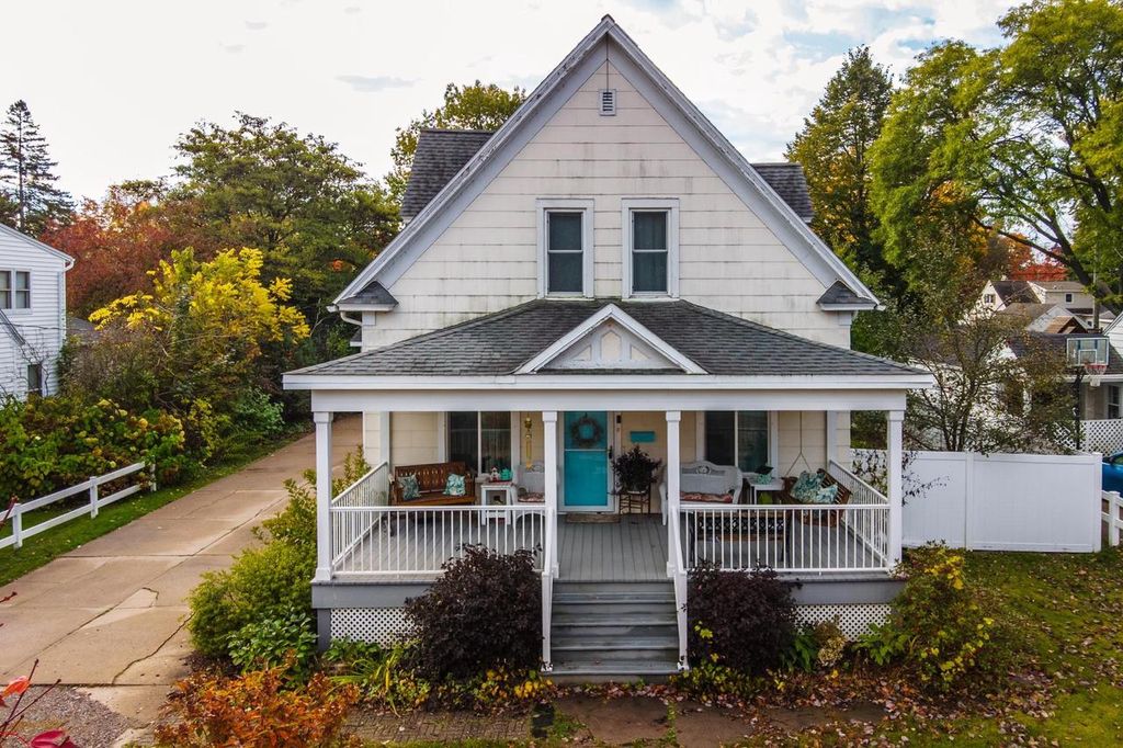 Photo of 331 Broadway AVENUE, Wausau, WI 54403 (MLS # 22505014)