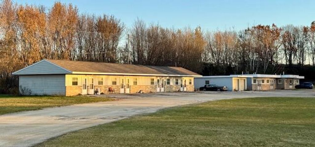 Photo of 4991 Arthur ROAD, Slinger, WI 53086 (MLS # 1943357)