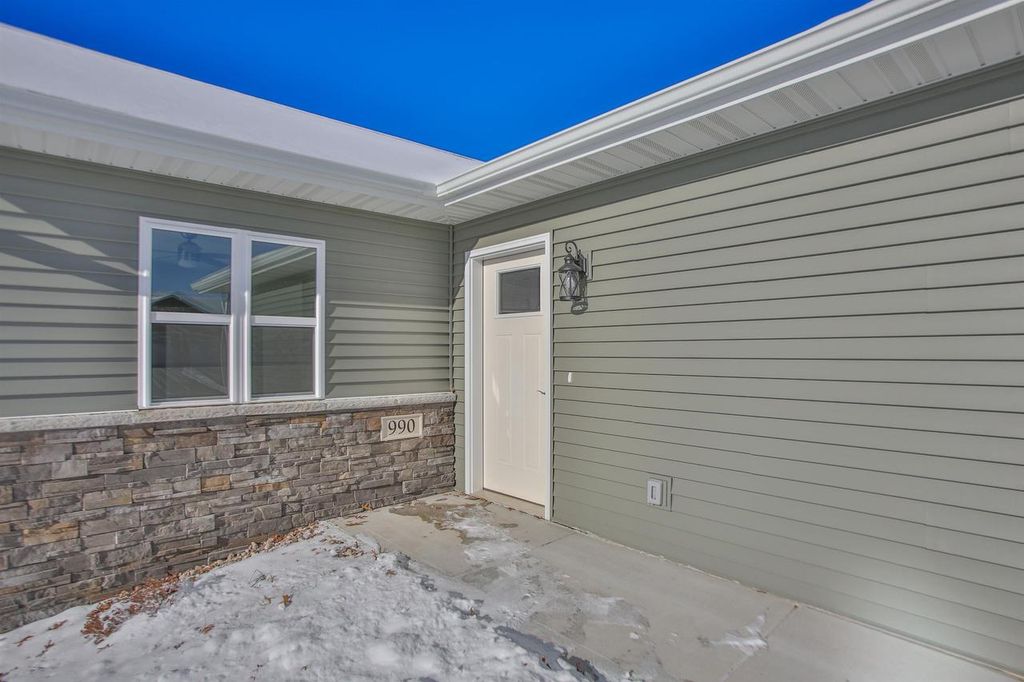 Photo of 990 Morning Star LANE, Plover, WI 54467 (MLS # 22505846)