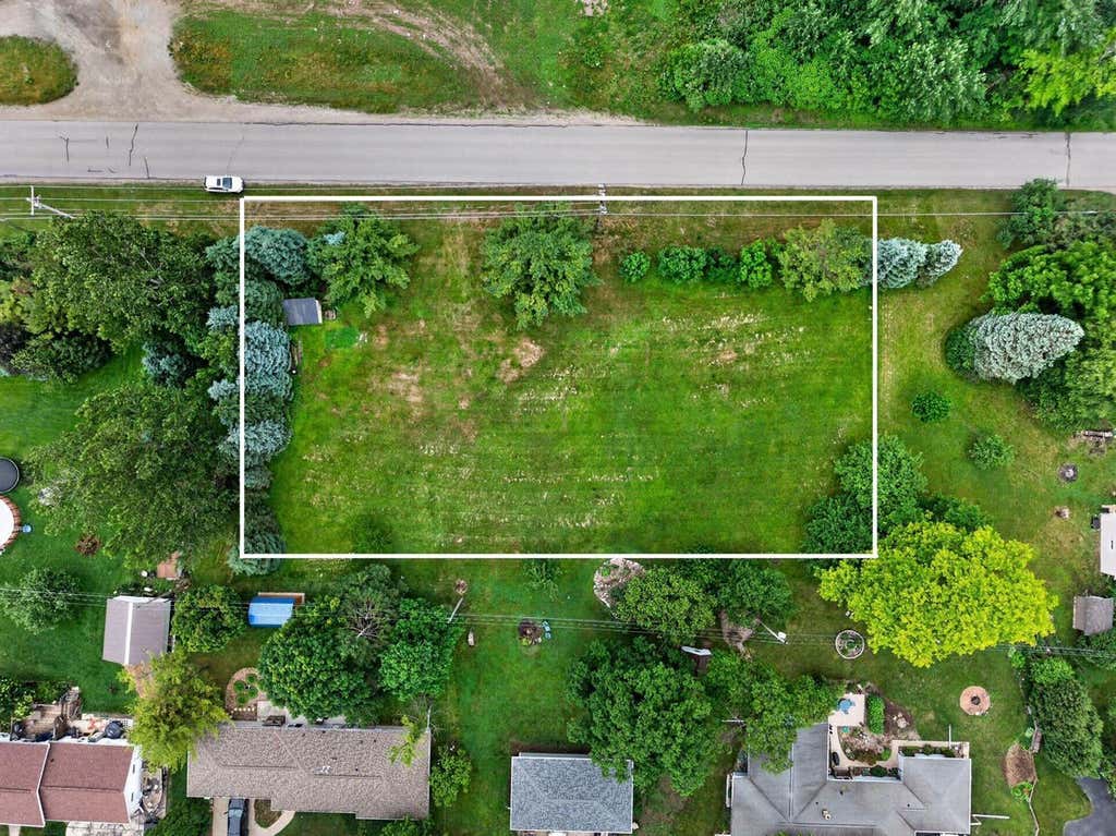 Photo of 2524 Breezewood LANE, Neenah, WI 54956 (MLS # 50327315)