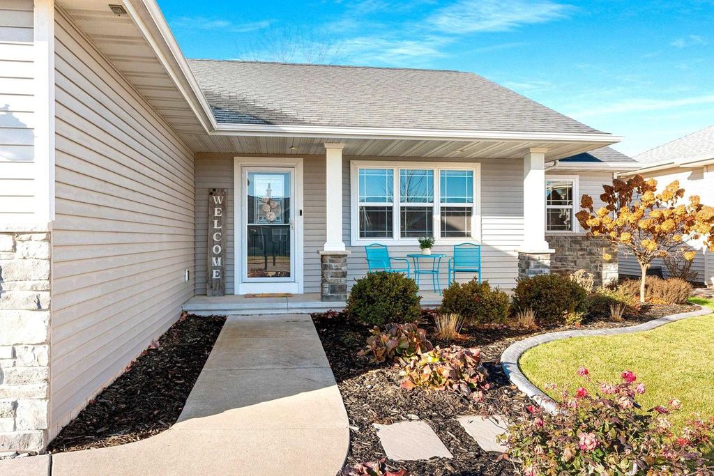 Photo of N9027 Lilac ROAD, Menasha, WI 54952 (MLS # 50318756)