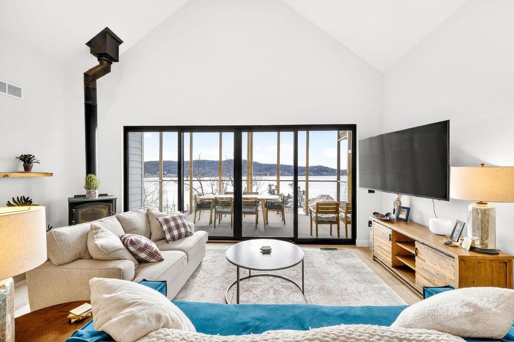 Photo of 118 Palisade COURT, Merrimac, WI 53561 (MLS # 2014799)