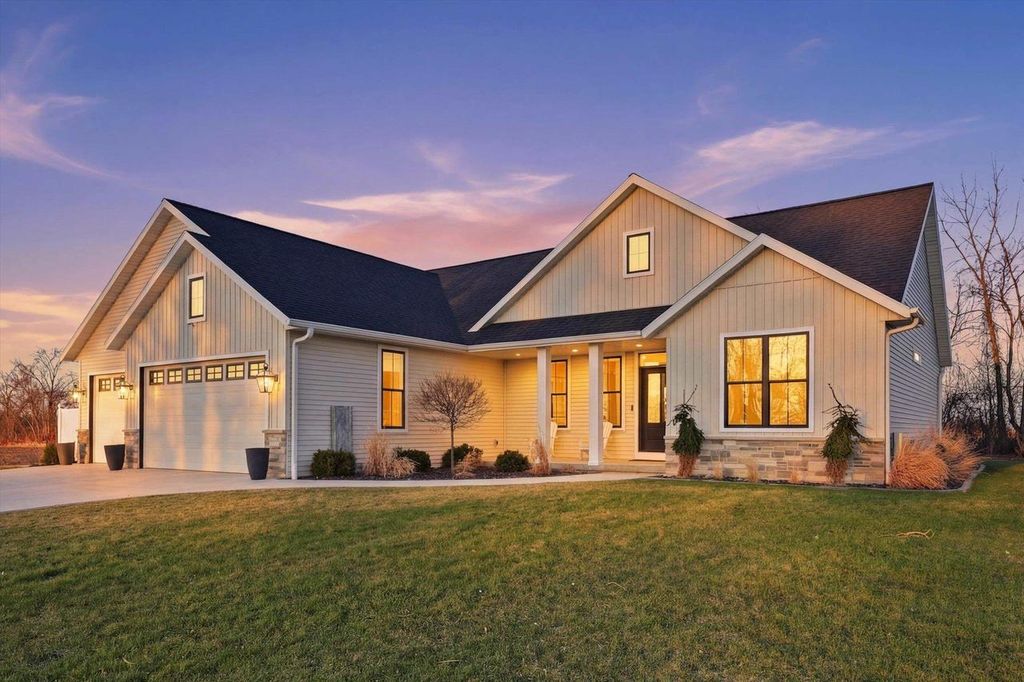 Photo of N1200 Forsyth PARKWAY, Greenville, WI 54942 (MLS # 50323427)