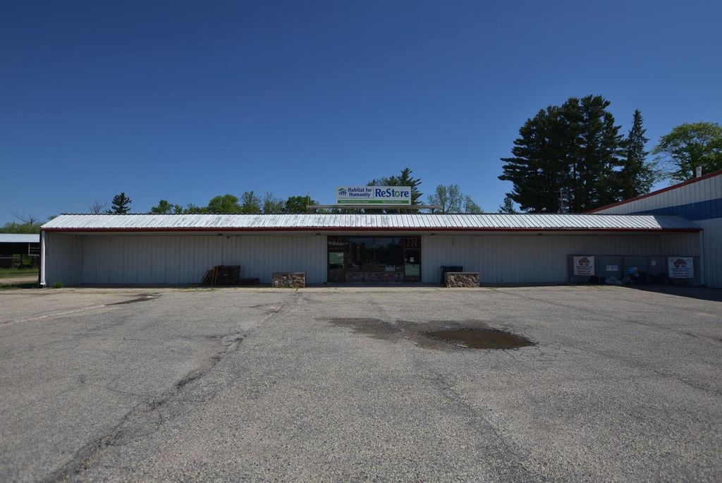 Photo of 226 W Mt Morris AVENUE, Wautoma, WI 54982 (MLS # 50326327)