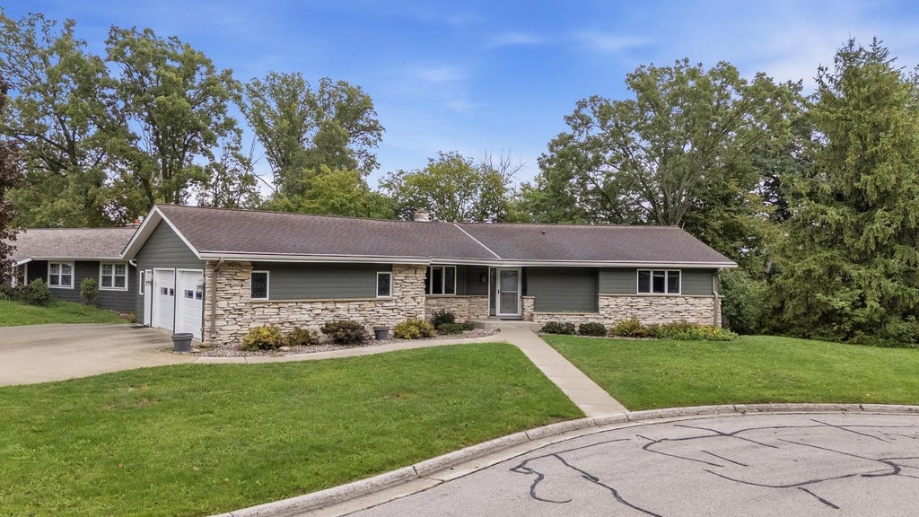 Photo of 170 Crestwood DRIVE, Sheboygan Falls, WI 53085 (MLS # 1980866)