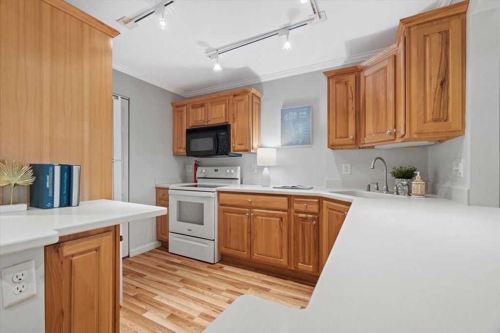 Photo of 303 E Henry Clay STREET #104, Whitefish Bay, WI 53217 (MLS # 1962012)