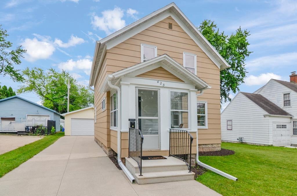 Photo of 423 W 7th STREET, Kaukauna, WI 54130 (MLS # 50327655)
