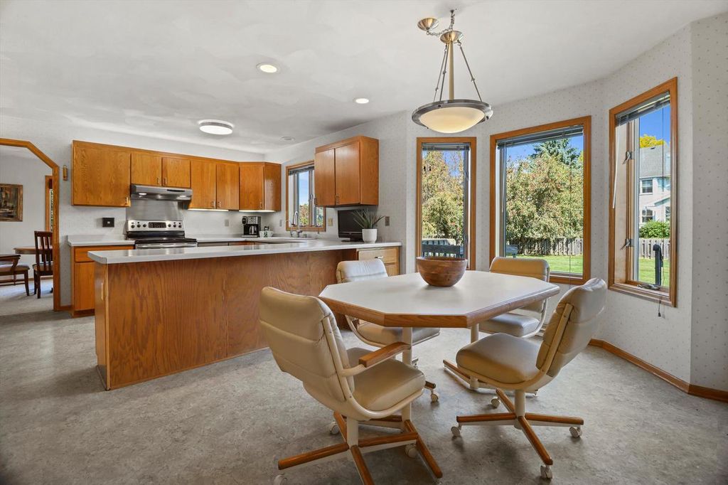Photo of 643 Eddington DRIVE, Sun Prairie, WI 53590 (MLS # 2010387)