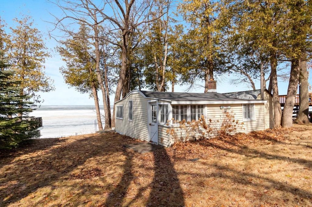 Photo of 5141 Edgewater Beach ROAD, Green Bay, WI 54311 (MLS # 50322723)