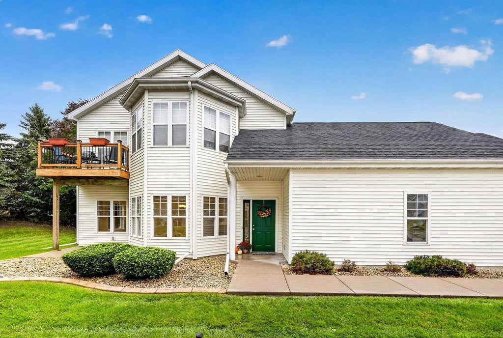 Photo of 748 Dunn AVENUE, Oregon, WI 53575 (MLS # 2033093)