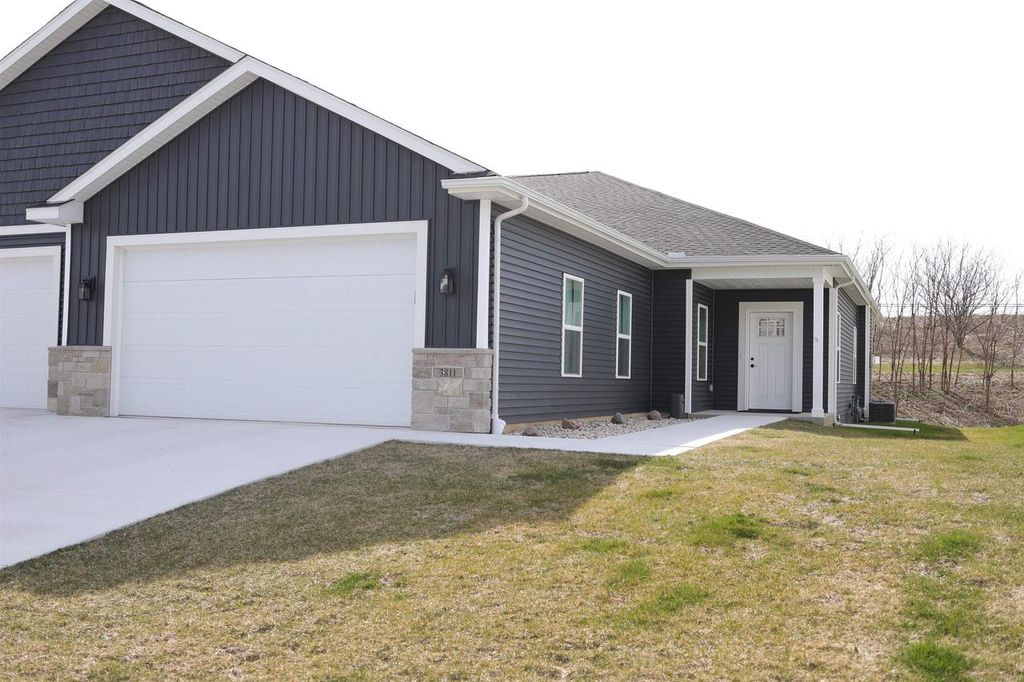 Photo of 3811 Tanglewood PLACE, Janesville, WI 53546 (MLS # 2020691)