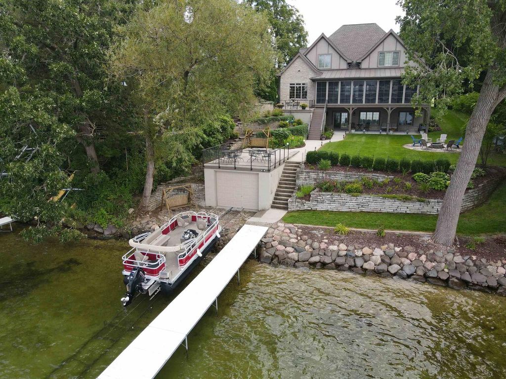 Photo of 705 S Ferry DRIVE, Lake Mills, WI 53551 (MLS # 2014734)