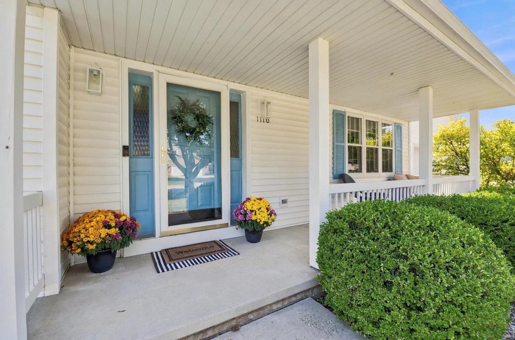 Photo of 1110 N Mycena CIRCLE, Green Bay, WI 54313 (MLS # 50334385)