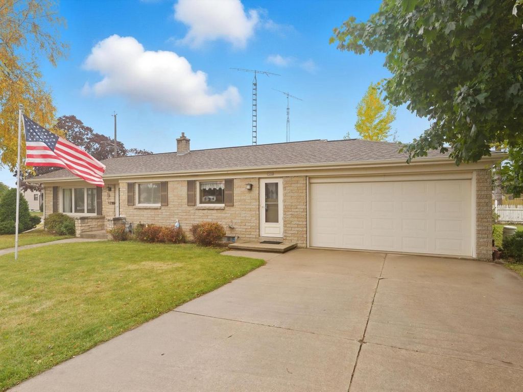 Photo of 2206 Division STREET, Manitowoc, WI 54220 (MLS # 1938213)