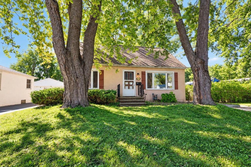 Photo of 1490 Hastings STREET, Green Bay, WI 54301 (MLS # 50333276)
