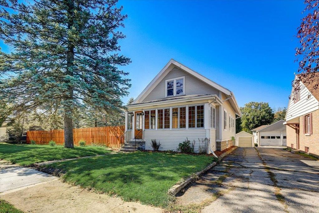 Photo of 18345 W Michaels ROAD, New Berlin, WI 53146 (MLS # 1944638)