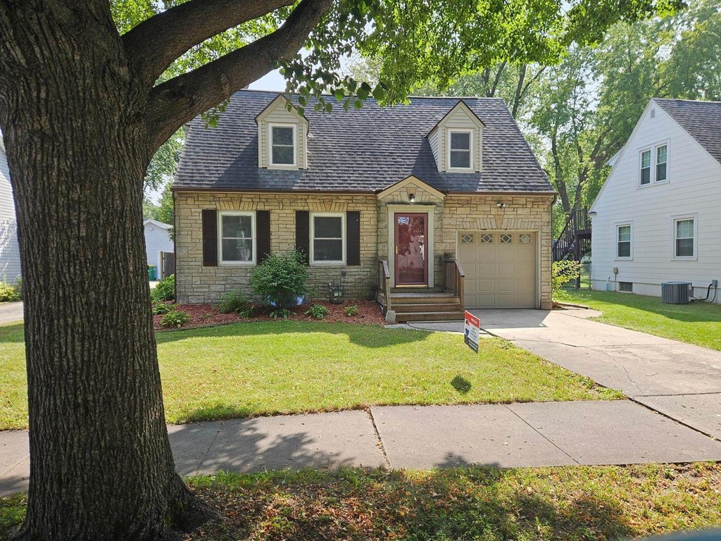 Photo of 1332 Emilie STREET, Green Bay, WI 54307 (MLS # 2028066)