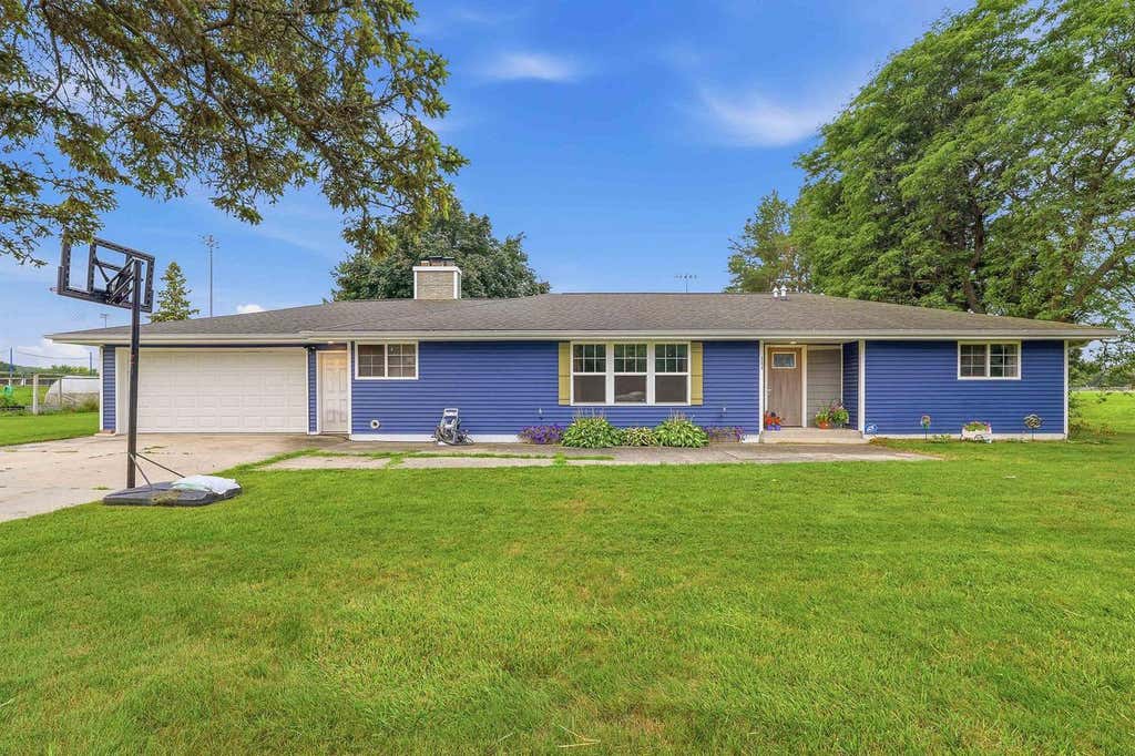 Photo of 884 E Division STREET, Fond Du Lac, WI 54935 (MLS # 50330838)