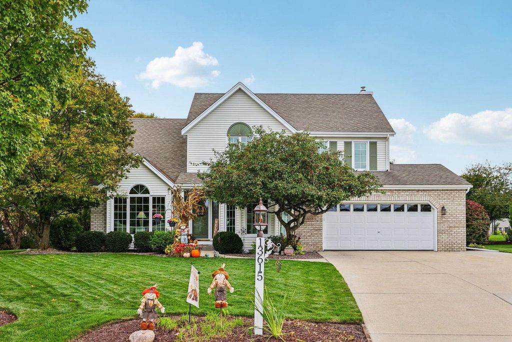 Photo of 13615 W Kelton COURT, New Berlin, WI 53151 (MLS # 1939802)