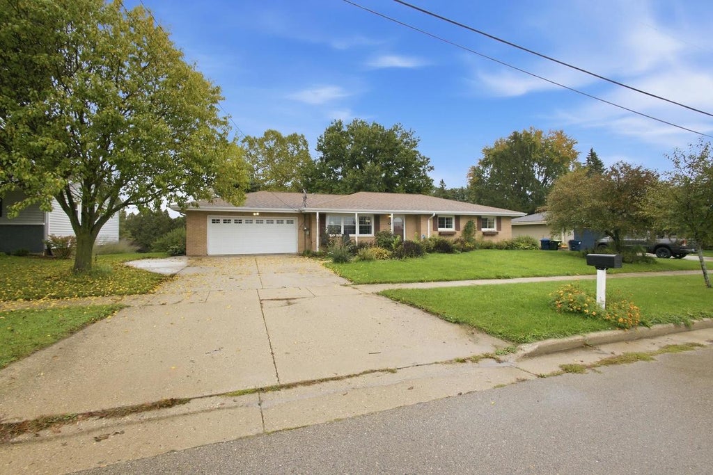 Photo of 609 Oak LANE, Horicon, WI 53032 (MLS # 2033938)
