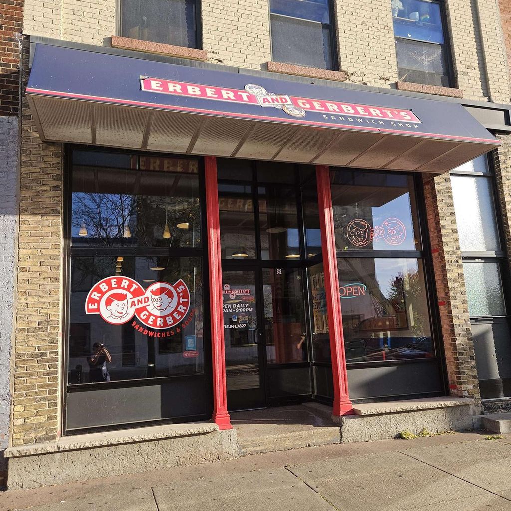 Photo of 812 Main STREET, Stevens Point, WI 54481 (MLS # 22504960)