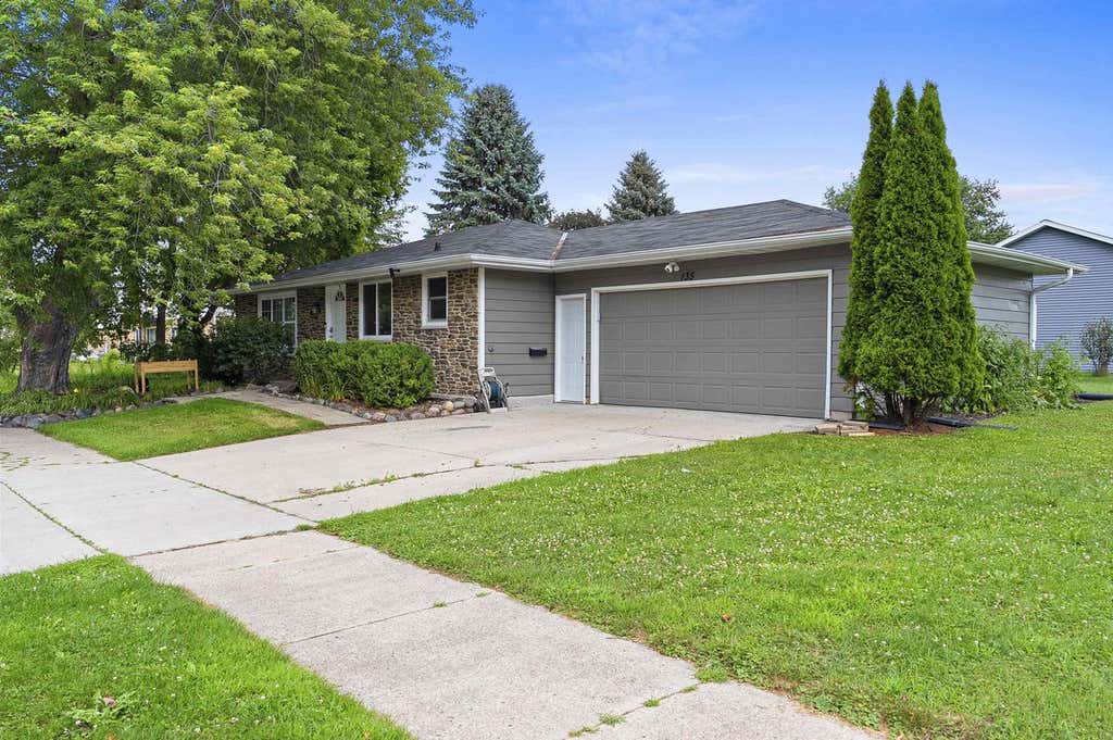 Photo of 135 S Platten STREET, Green Bay, WI 54303 (MLS # 50330676)