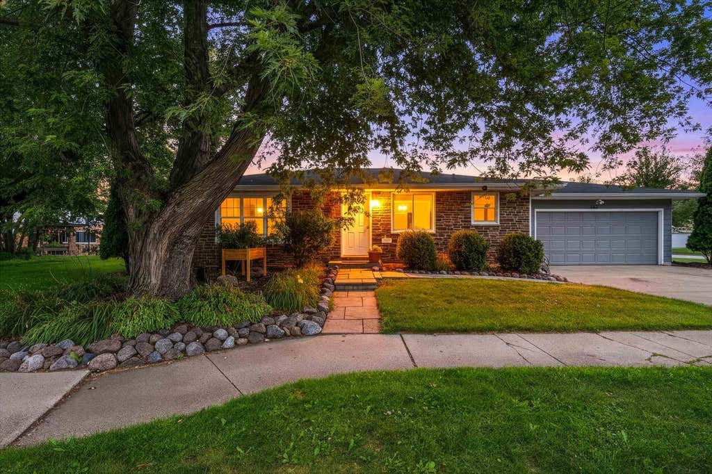 Photo of 135 S Platten STREET, Green Bay, WI 54303 (MLS # 50330676)