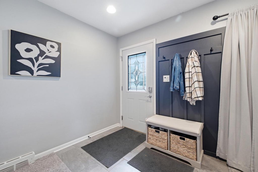 Photo of W154N8216 Valley View DRIVE, Menomonee Falls, WI 53051 (MLS # 1980545)