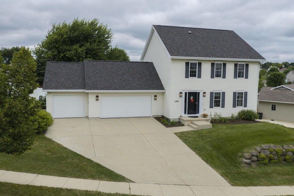 Photo of 1208 Temple DRIVE, Mount Horeb, WI 53572 (MLS # 2027735)
