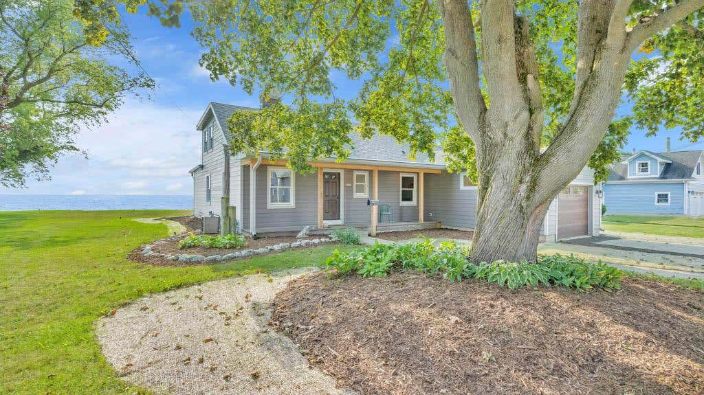 Photo of 2503 Lakeshore DRIVE, Sheboygan, WI 53081 (MLS # 1975452)