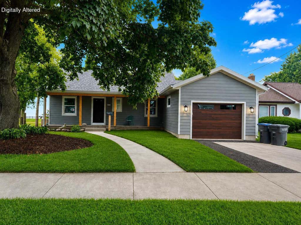 Photo of 2503 Lakeshore DRIVE, Sheboygan, WI 53081 (MLS # 1975452)