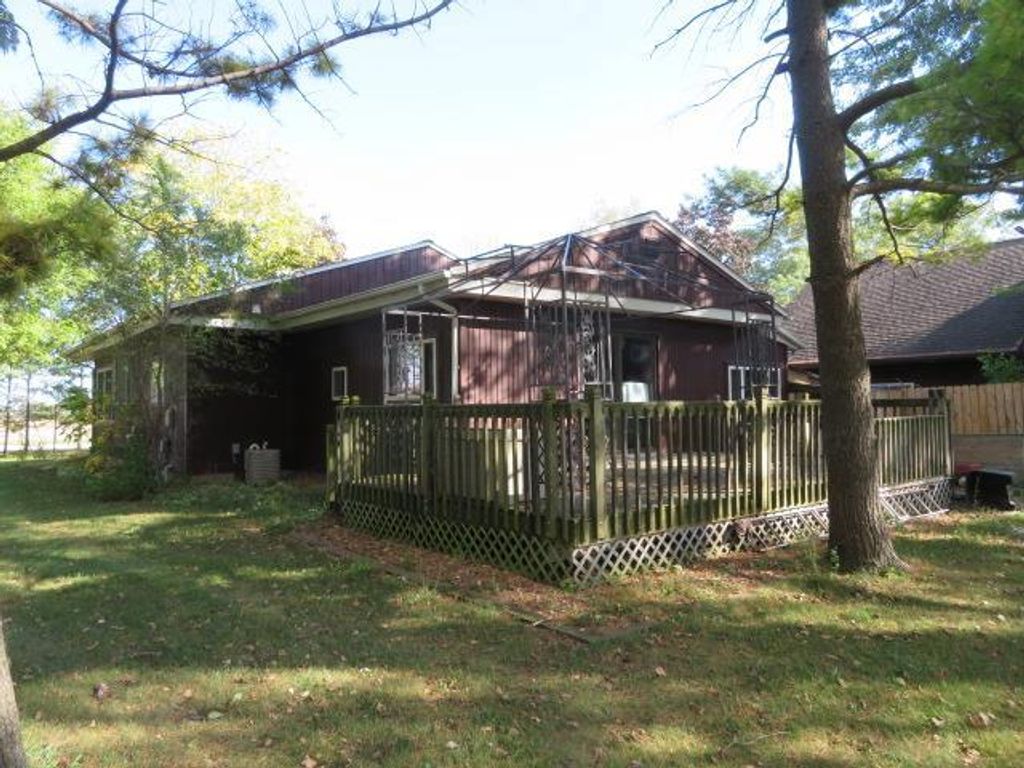 Photo of 4931 County Rd T, Oshkosh, WI 54904 (MLS # 50318832)