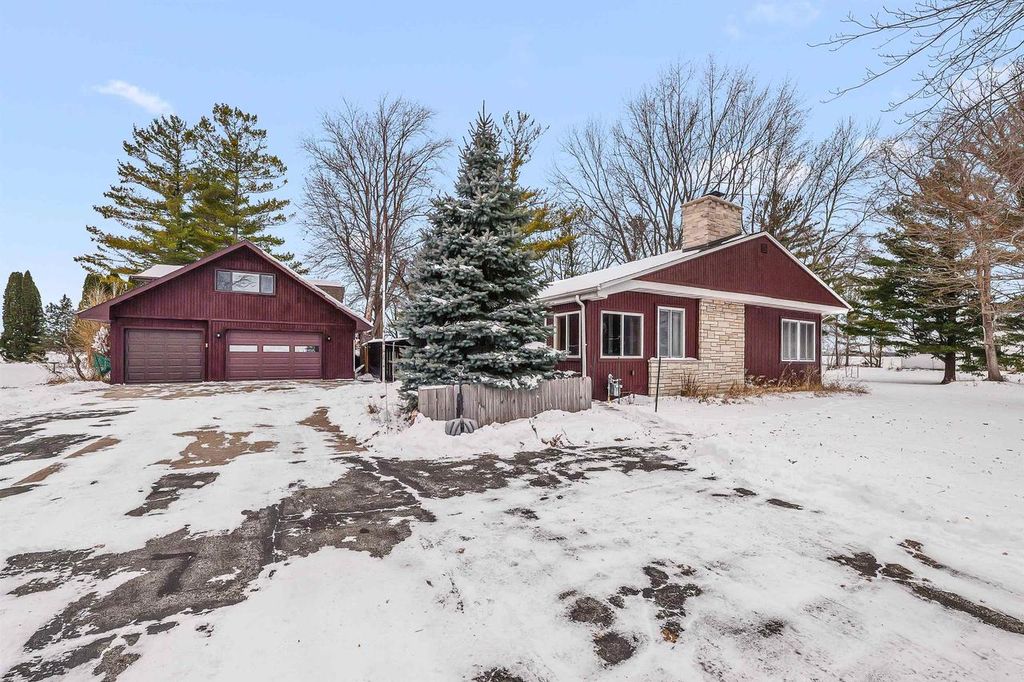 Photo of 4931 County Rd T, Oshkosh, WI 54904 (MLS # 50318832)