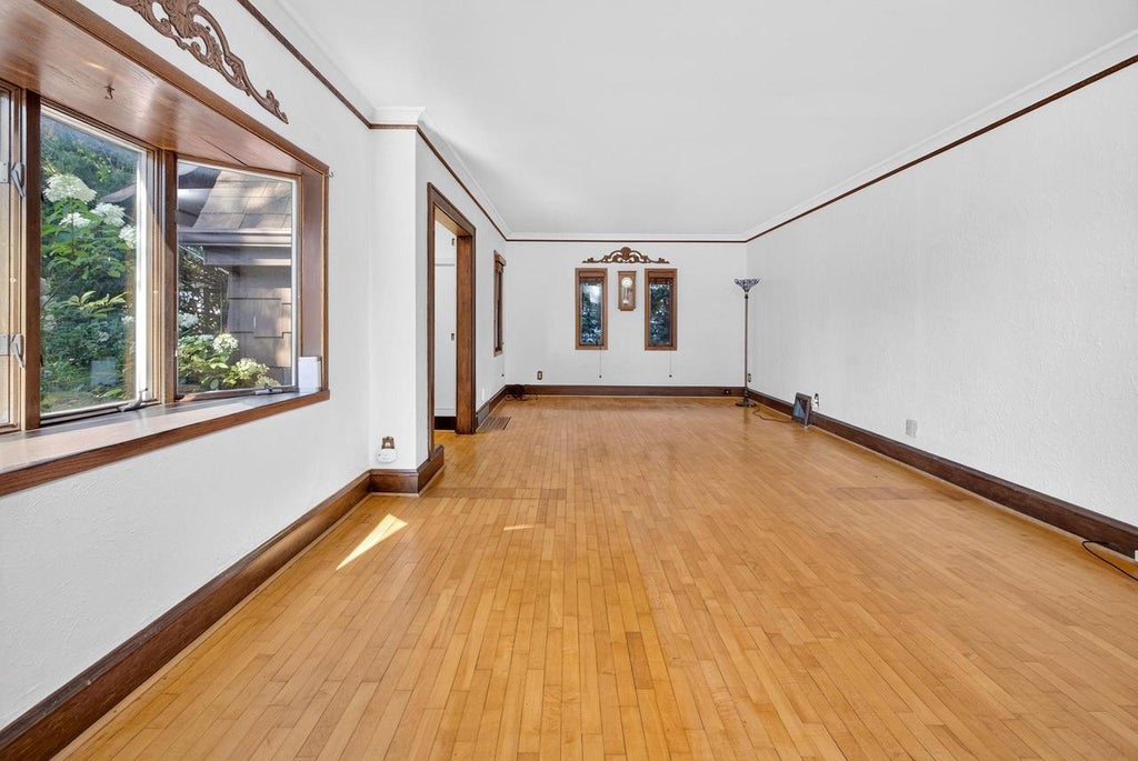 Photo of 300 W North AVENUE, Little Chute, WI 54140 (MLS # 50330397)