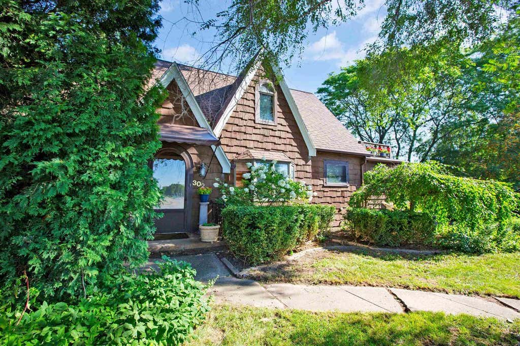 Photo of 300 W North AVENUE, Little Chute, WI 54140 (MLS # 50330397)