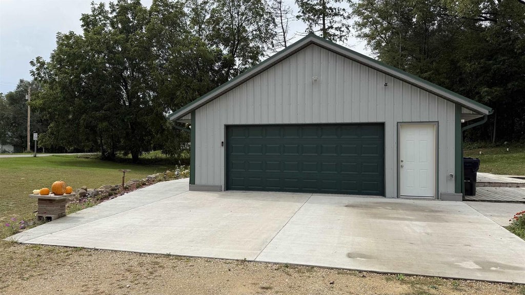Photo of 334 County Road A, Oxford, WI 53952 (MLS # 2033007)