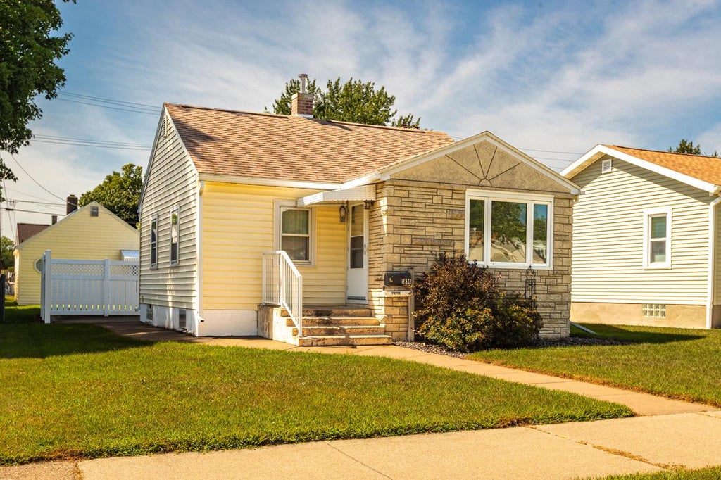 Photo of 1814 19th STREET S STREET S, La Crosse, WI 54601 (MLS # 1978343)