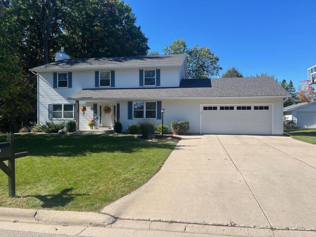 Photo of 154 Sunrise COURT, Oconto Falls, WI 54154 (MLS # 50316535)